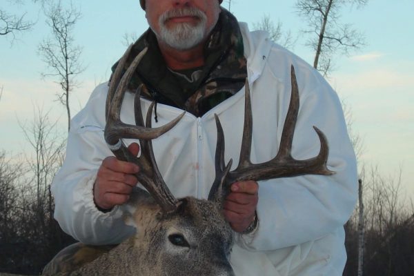 Character point whitetail buck at Elusive Saskatchewan Whitetail Outfitter