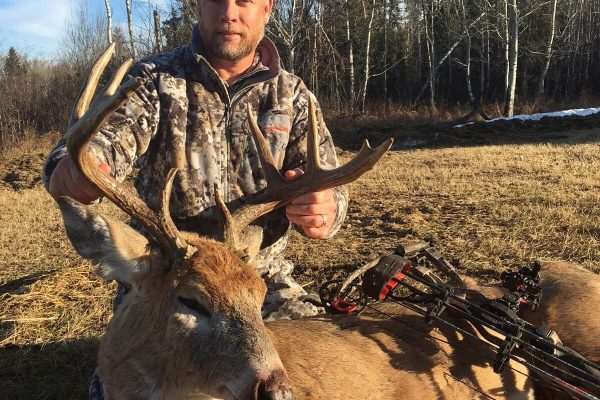 Kurt tagged this big old 7 1 2 plus year old 5×5 Buck