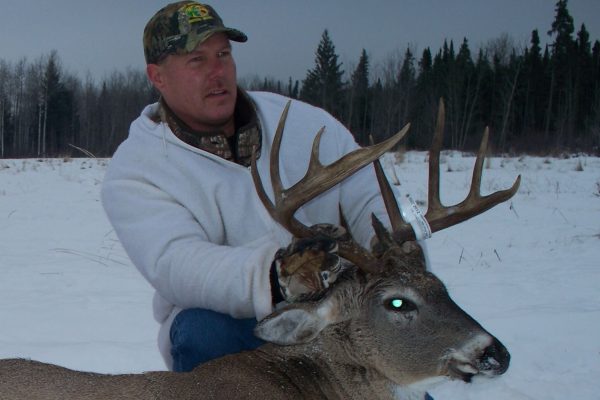 Lee tags a nice 10 point White Tail Deer Buck at Elusive Saskatchewan Whitetail Outfitter