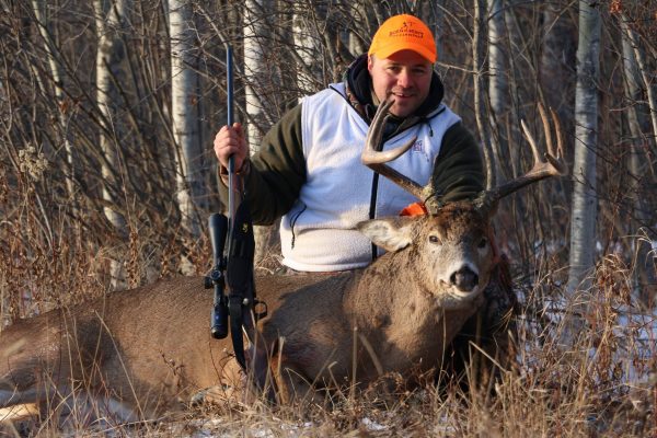 Yan with his 5×6 Saskatchewan Whitetail Buck